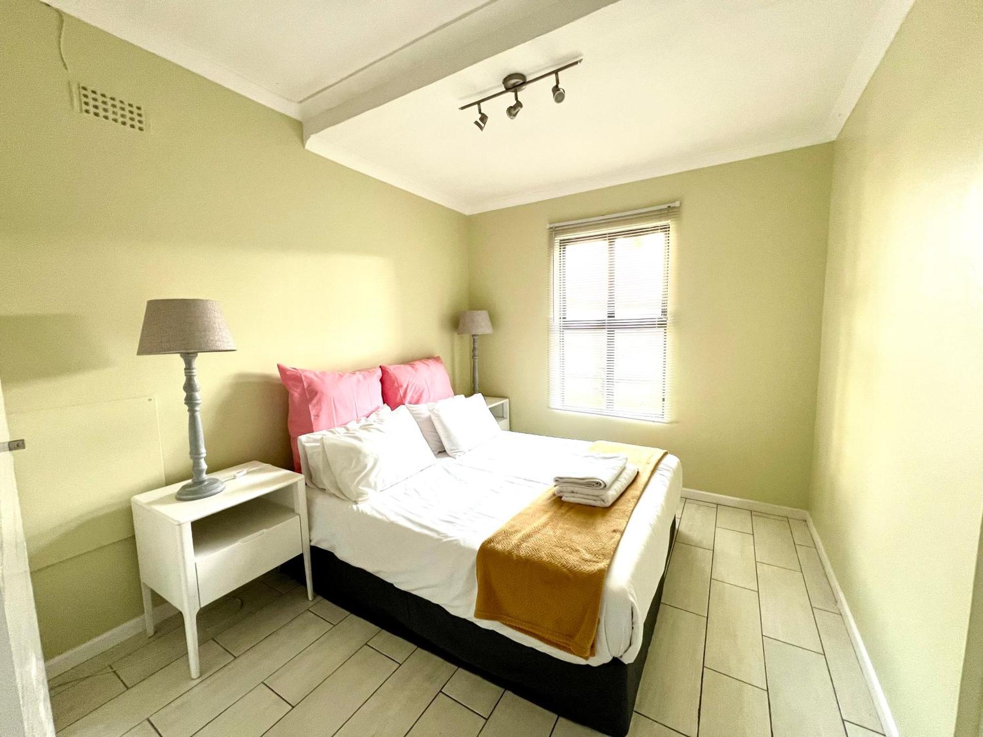 Holiday home Lovely 18km From Camps Bay, Near Canal Walk Mall