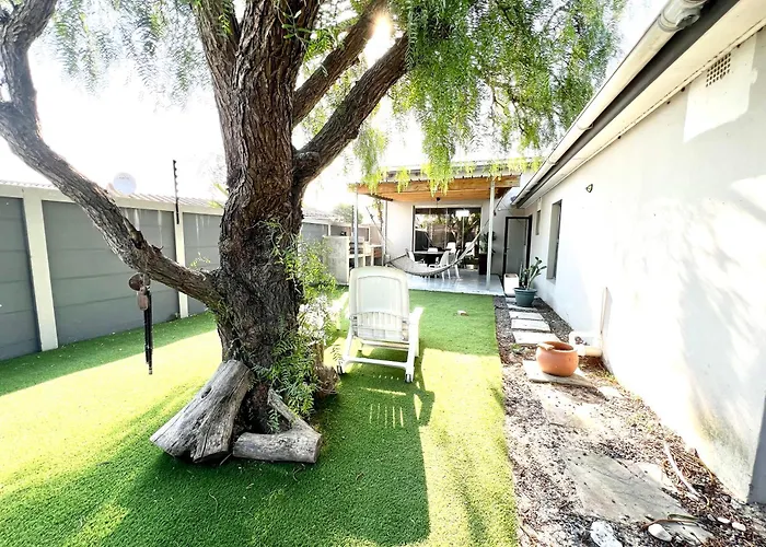 Lovely Home 18Km From Camps Bay, Near Canal Walk Mall