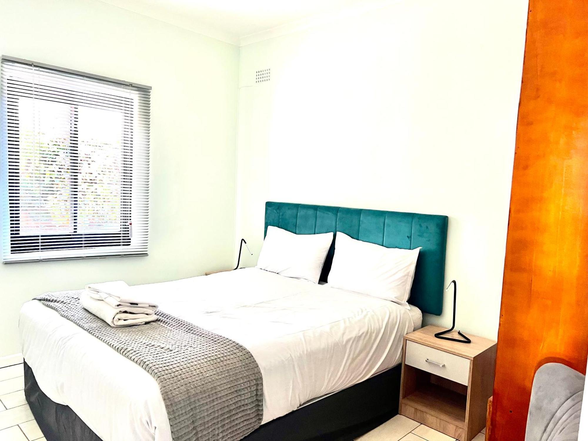 Lovely 18km From Camps Bay, Near Canal Walk Mall