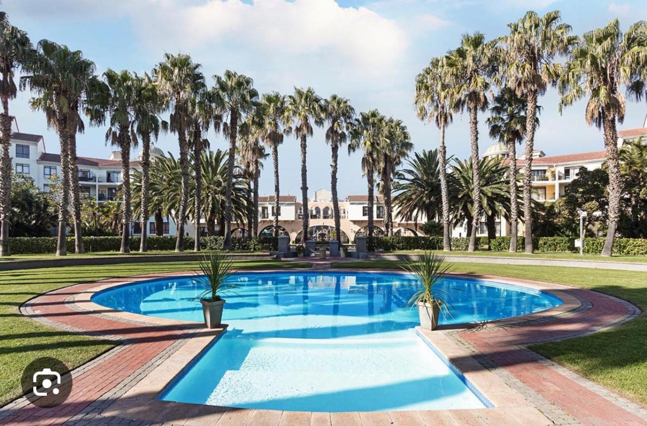 Lovely 18km From Camps Bay, Near Canal Walk Mall